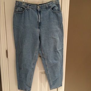 Levis 550 Relaxed fit, tapered leg jeans
